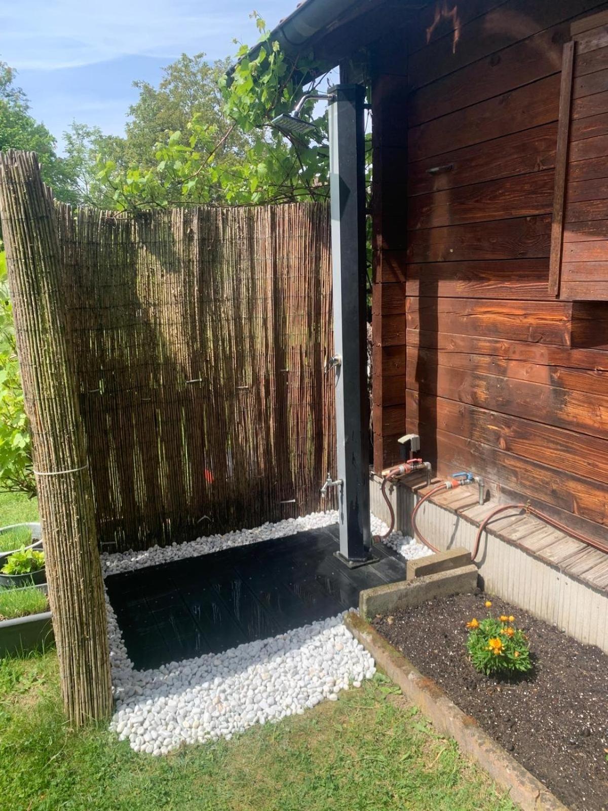 Gemuetliche Blockhuette Mit Grossem Garten Ried im Innkreis Exterior photo
